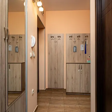 Midas - Borov Park Apartamento *