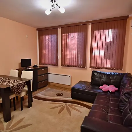 Midas - Borov Park Appartement