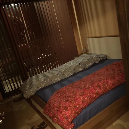 Midas - Borov Park Apartment